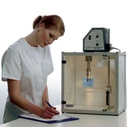 ultrasonic lab device UP400S with H22 in sound protection box
