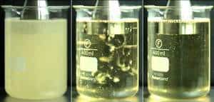 (Feu clic per fer més gran!) Desgasificació d'ultrasons de petroli utilitzant un processador de UP200S ultrasons (200 Watts)