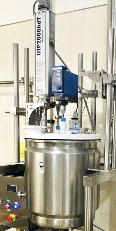 Sonicator UIP2000hdT mounted on a chemical batch reactor to intensify catalytic reactions