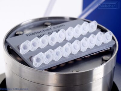 ક્રોમેટિન શીયરિંગ માટે સોનિકેટેડ ટ્યુબ. UIP400MTP શીશી રેક્સ, ટ્યુબ રેક્સ, સ્ટ્રીપ ટ્યુબ અને મલ્ટી-વેલ પ્લેટ્સમાં ક્રોમેટિન નમૂનાઓને સોનિકેટ કરવા માટે યોગ્ય છે.