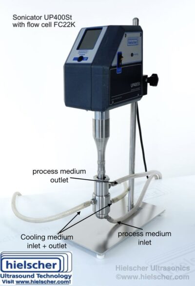 Лабораторный ультразвуковой гомогенизатор UP400St с проточной ячейкой оснащен охлаждающей рубашкой для точного поддержания температуры при ультразвуковой обработке.