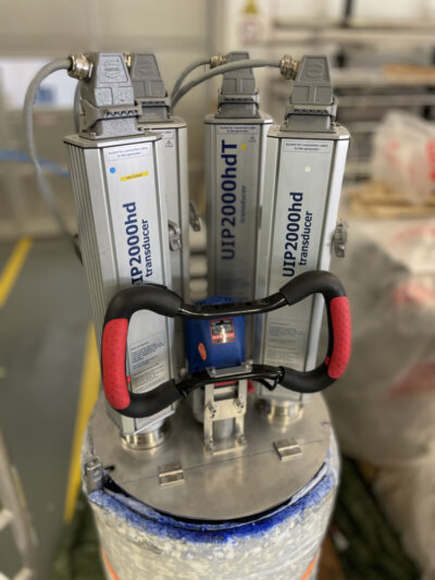 Inline frezeleme va pigmentlar va rang beruvchi moddalarni tarqatish uchun sanoat ultrasonikator tizimi. jarayonlar.