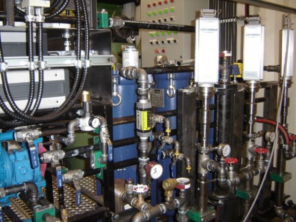 Hielscher Ultrasonics ના અલ્ટ્રાસોનિક પોલાણ રિએક્ટર બહોળા પ્રમાણમાં બાયોડીઝલ ઉત્પાદન સુવિધાઓમાં સુધારેલ પ્રક્રિયા કાર્યક્ષમતા, ઉચ્ચ ઉપજ અને ઉત્પાદન ખર્ચમાં ઘટાડા માટે સ્થાપિત થયેલ છે.